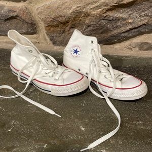 Like new white converse Chuck Taylor high tops